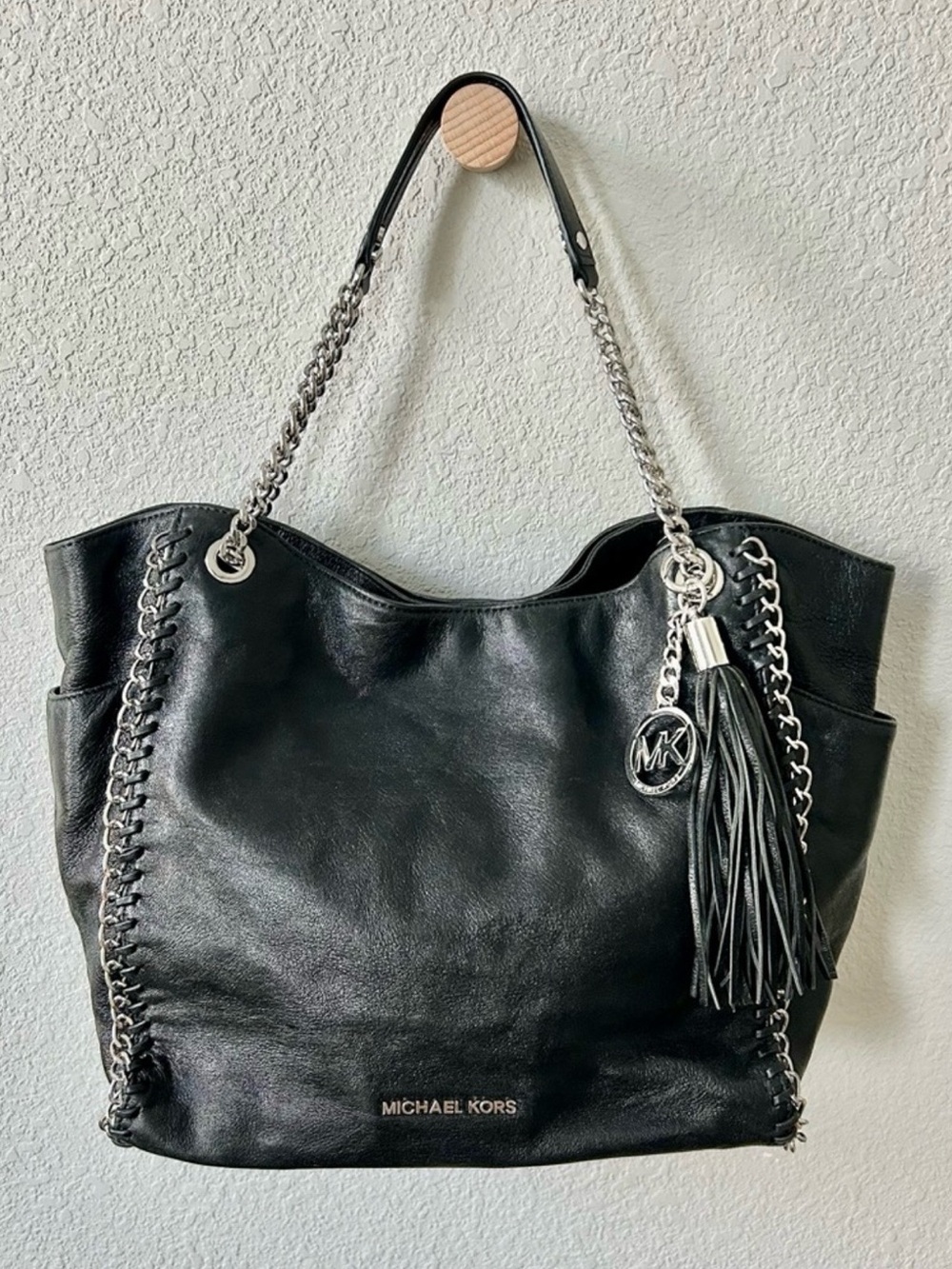 Michael Kors Chelsea Large Chain Shoulder Bag Black Leather Chrome Hardware
